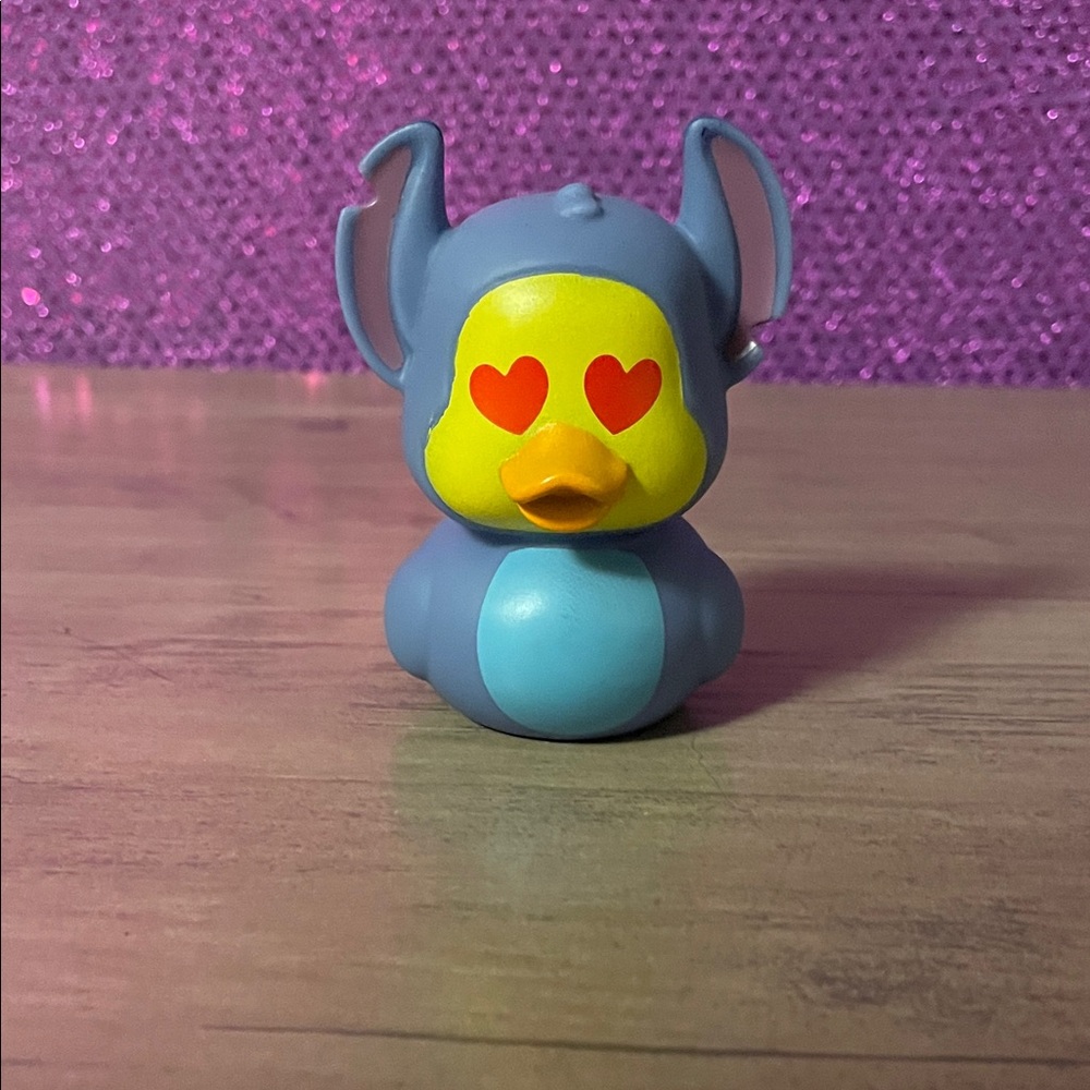 Disney Stitch Valentine Bath Duck Toy • Heart Eyes